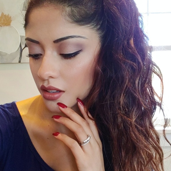 Meet your Posher, Daniela - Picture 1 of 1